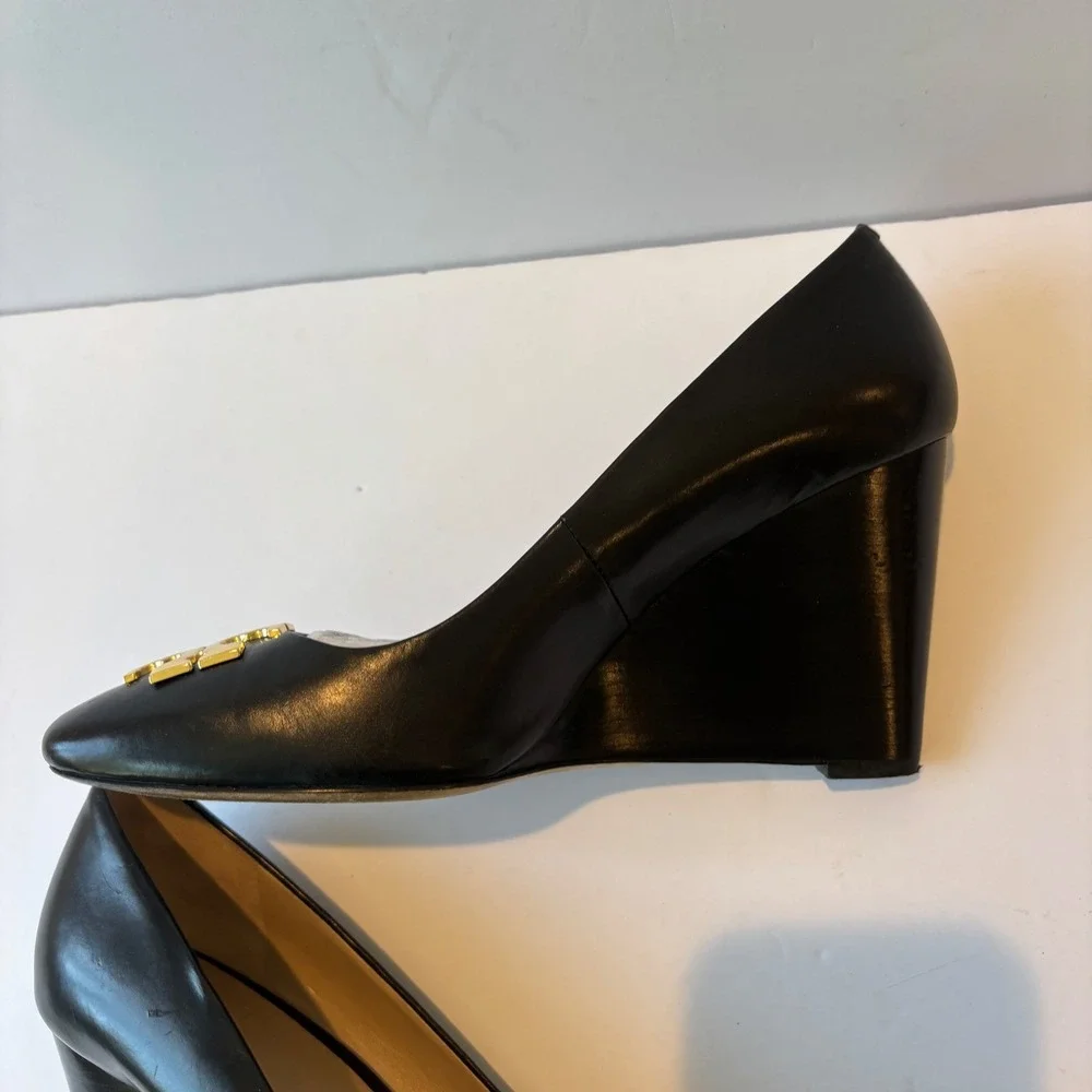 Tory Burch Black Leather Gold Logo Wedge Pumps Heels Size 8.5